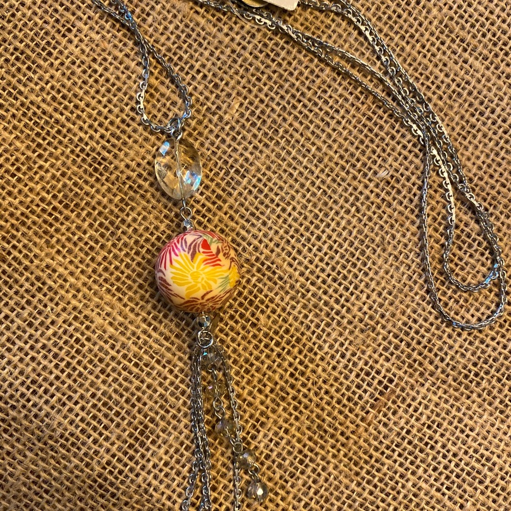 Viva Beads 14” silver chain, 18” total length. Sweet accessory for any season!